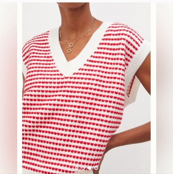 Anthropologie Sweaters - Anthropologie Vest  Tiny Red Heart Sweater One Size